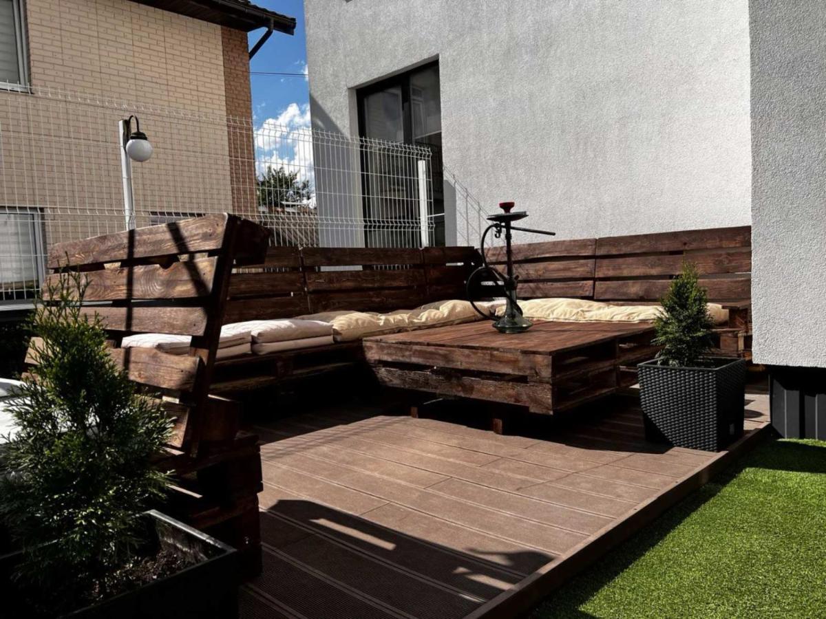 Nyvky Like Home - Apt 49 Kiev Bagian luar foto