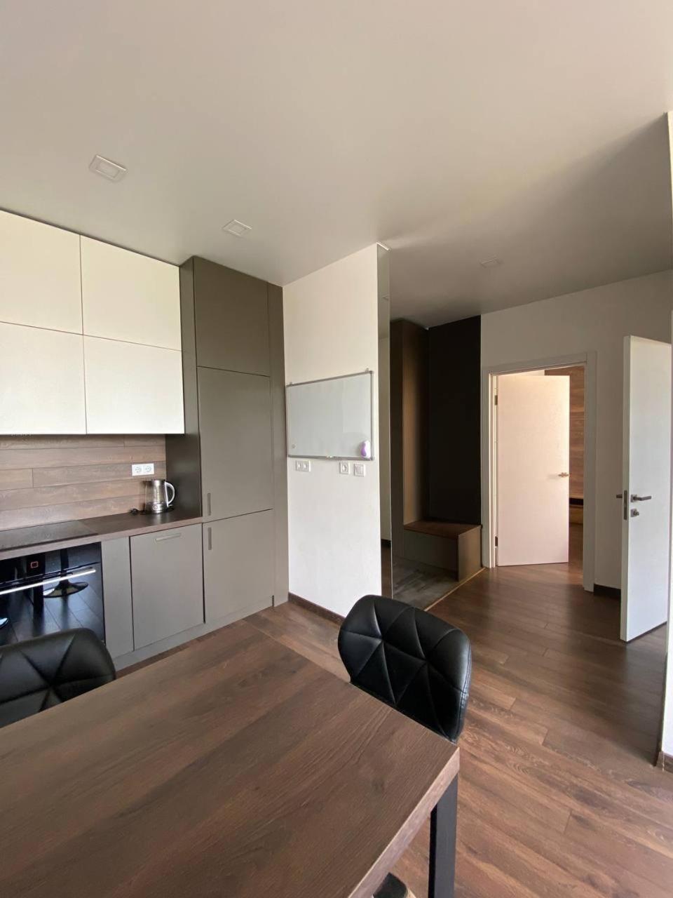 Nyvky Like Home - Apt 49 Kiev Bagian luar foto