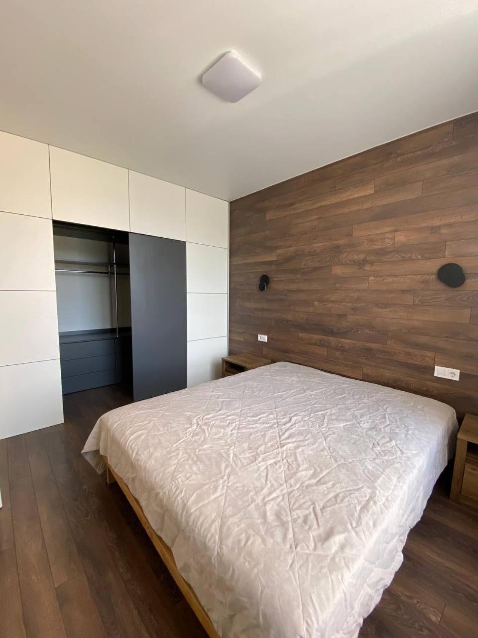 Nyvky Like Home - Apt 49 Kiev Bagian luar foto